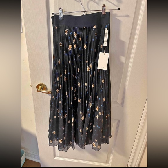 NWT Aritzia Wilfred twirl midi skirt xs - Picture 1 of 2
